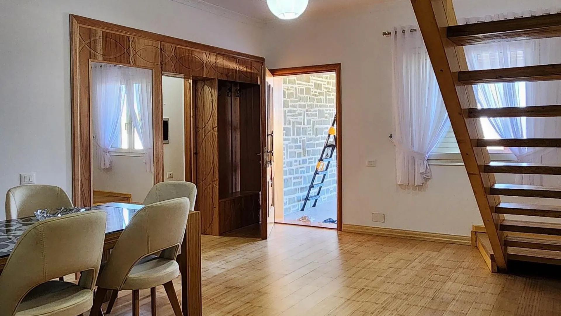 Villa Uphill House. Vorë Albania